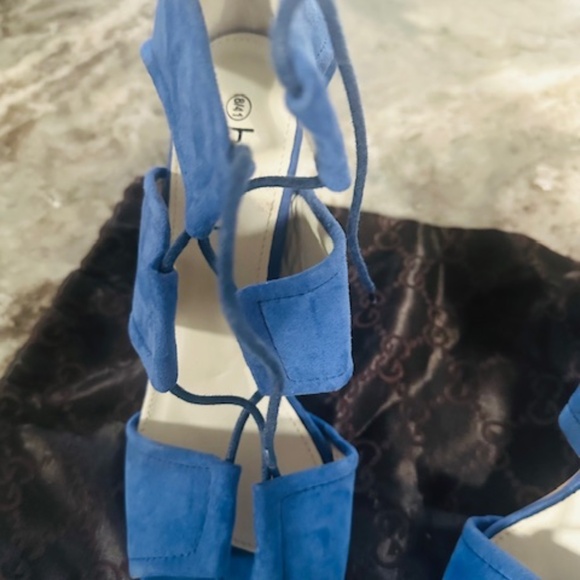Boohoo Blue Suede Pump Shoes Size 8...BRAND NEW - NEVER WORN! - Picture 13 of 16